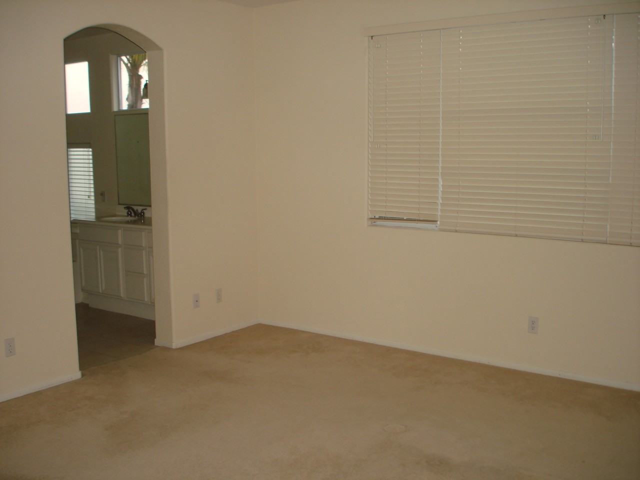 1701 Carissa Way - Photo 5 of 17