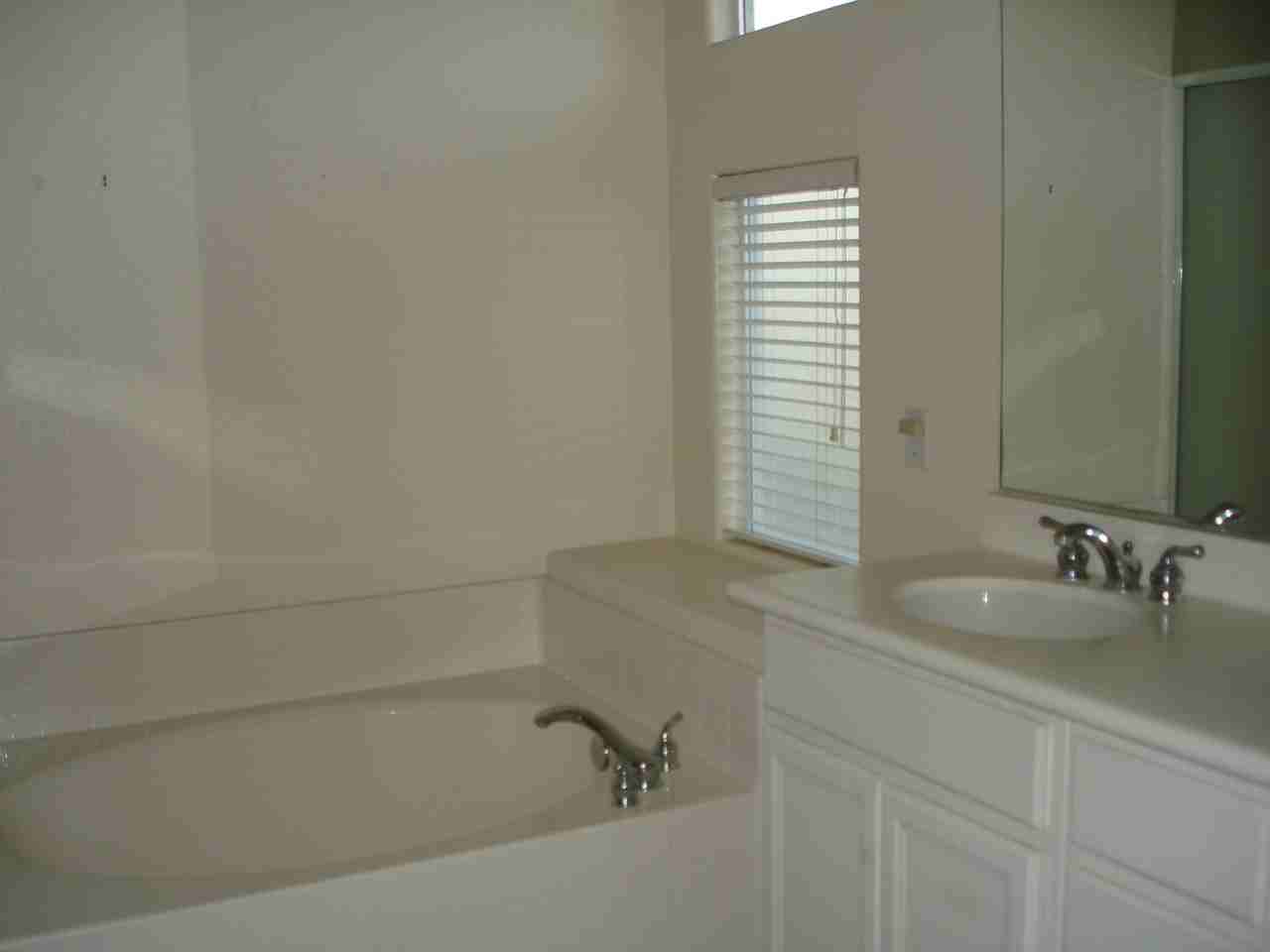 1701 Carissa Way - Photo 7 of 17