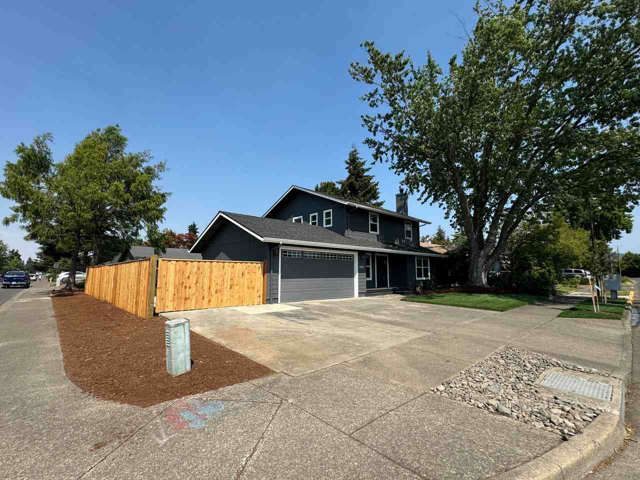 3302 Honeywood St - Photo 2 of 24