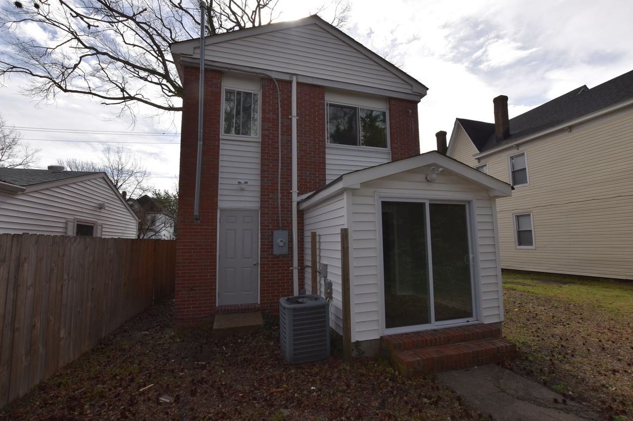 1324 38th St - Photo 2 of 15