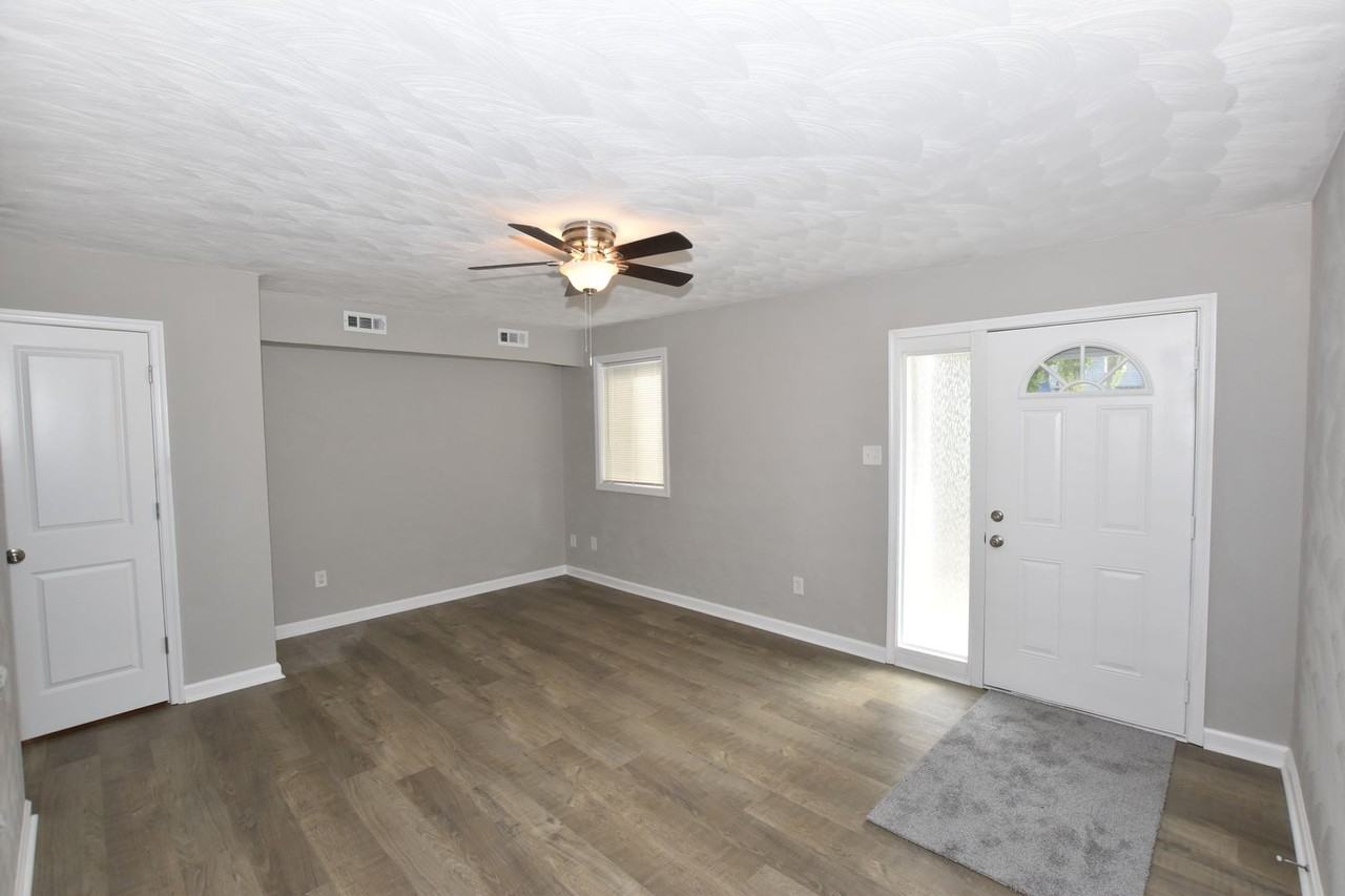 1324 38th St - Photo 4 of 15