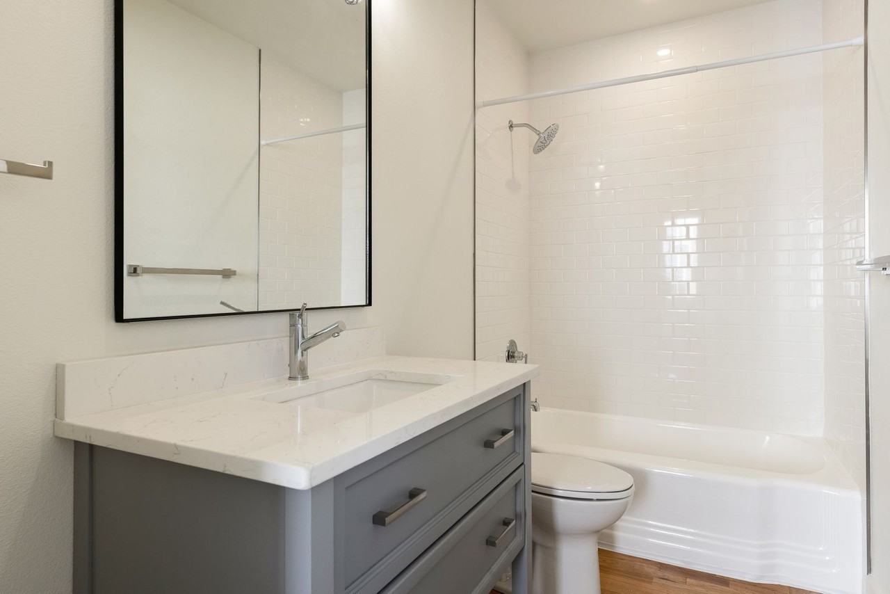 911 N Mesquite St - Photo 6 of 10