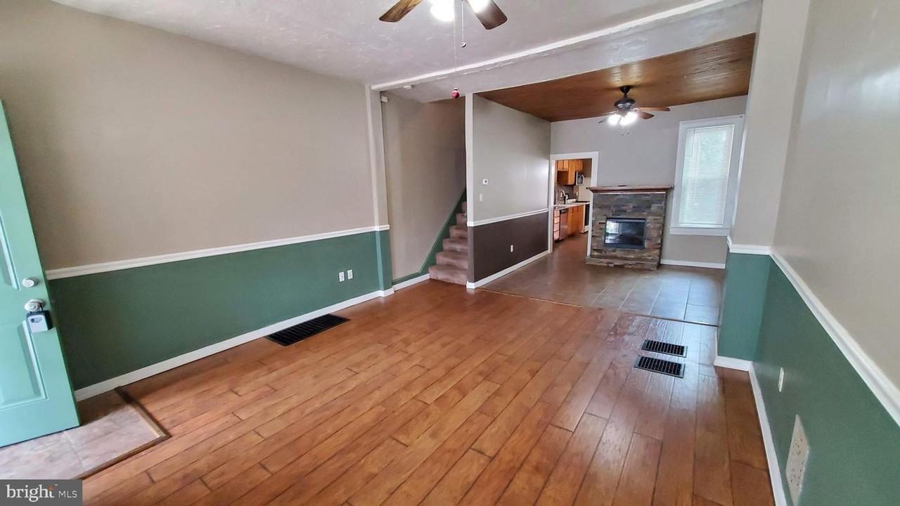 1011 N Duke St - Photo 3 of 23