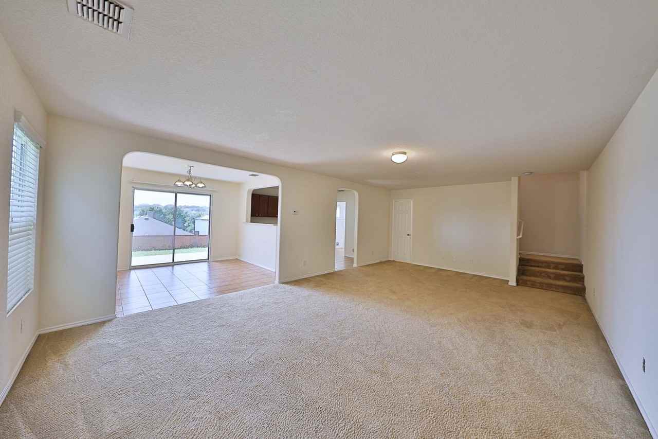 25259 Cambridge Wl - Photo 3 of 29