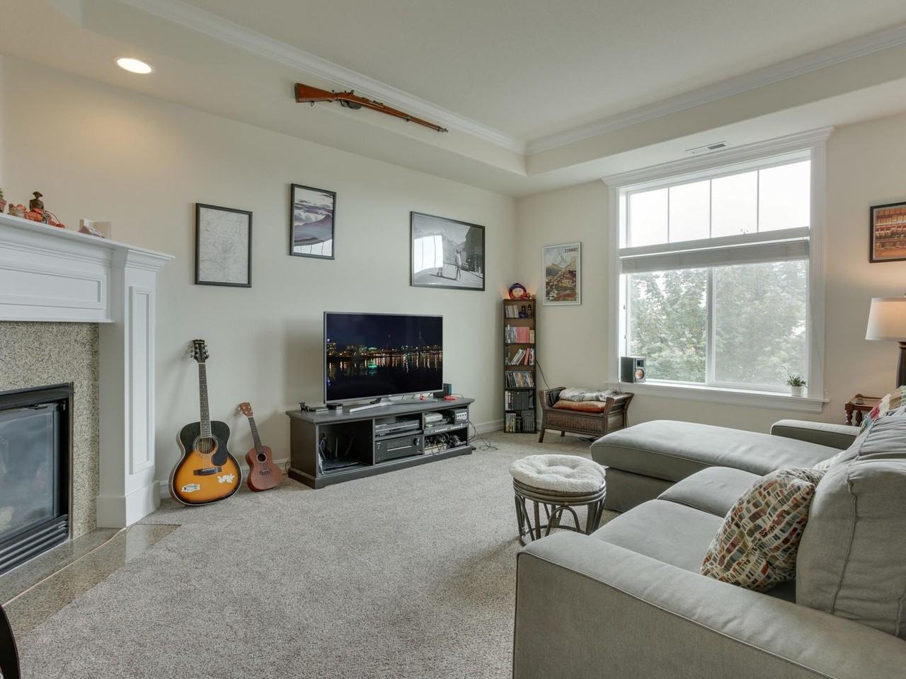 1647 Ne Market Dr - Photo 3 of 25