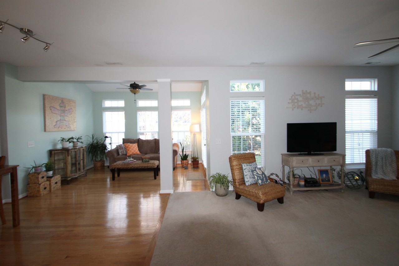 608 Sunset Point Dr - Photo 4 of 10