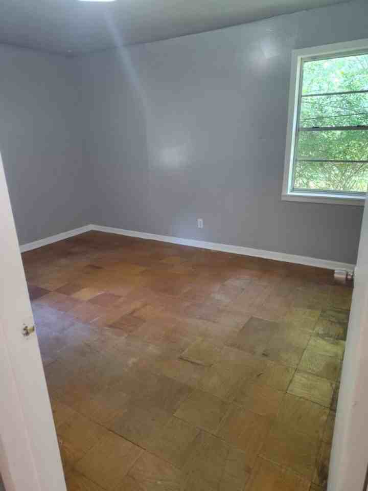 7056 Winburn Dr - Photo 3 of 12