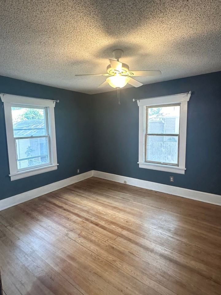 1048 S Jefferson Ave - Photo 7 of 11