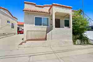 featured image of 428 W Oliver St