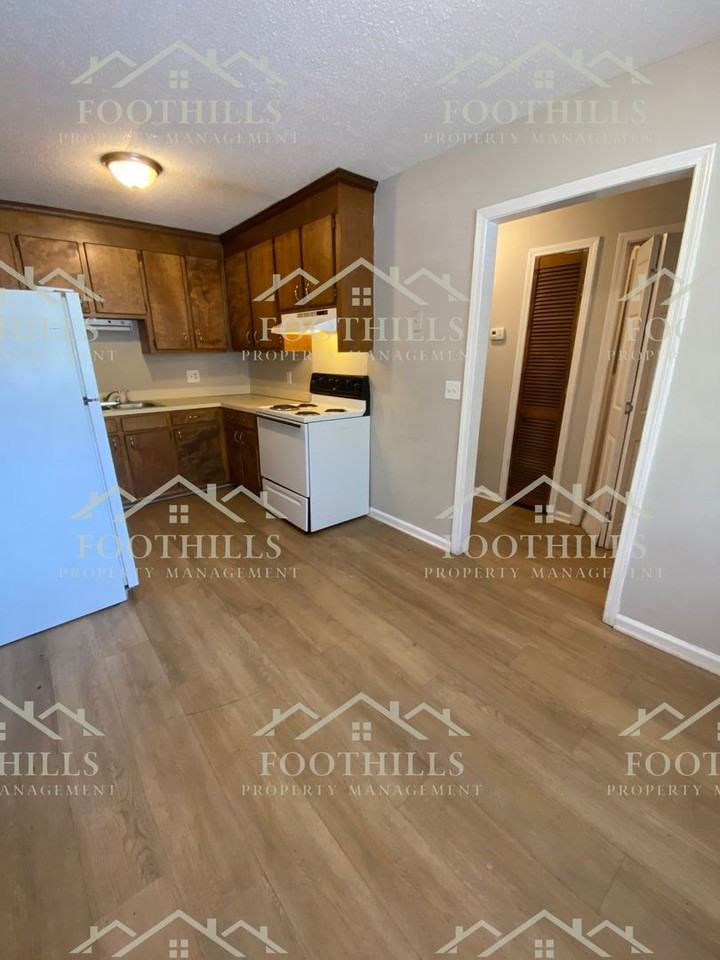 105 Woodland Dr - Photo 3 of 15