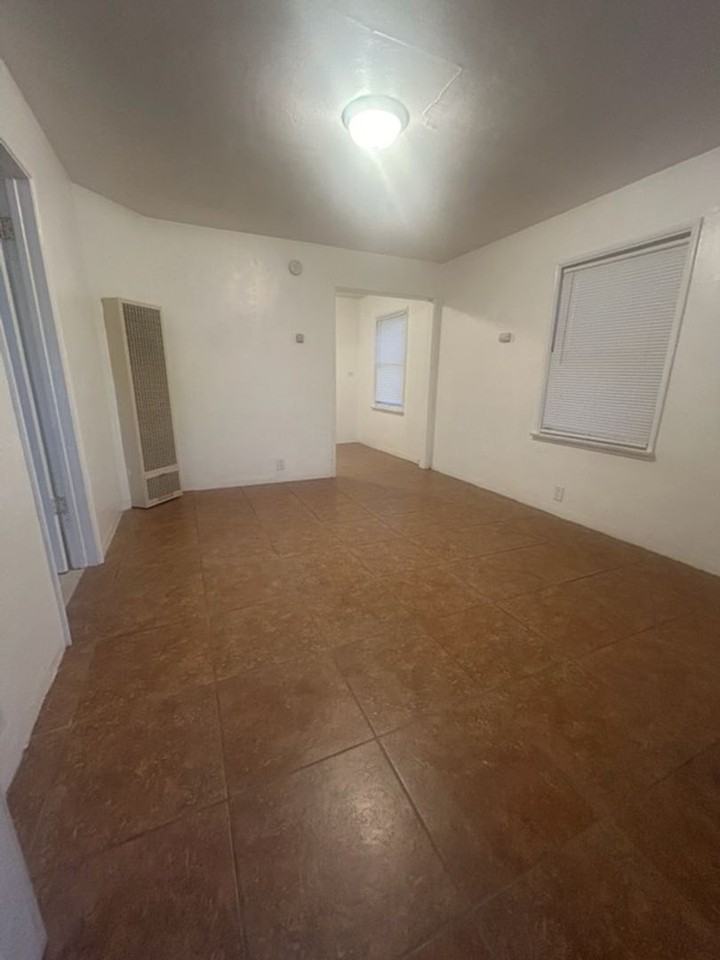 1319 Wilson Ave #G - Photo 3 of 12