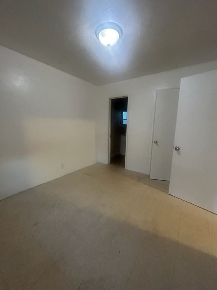 1319 Wilson Ave #G - Photo 4 of 12