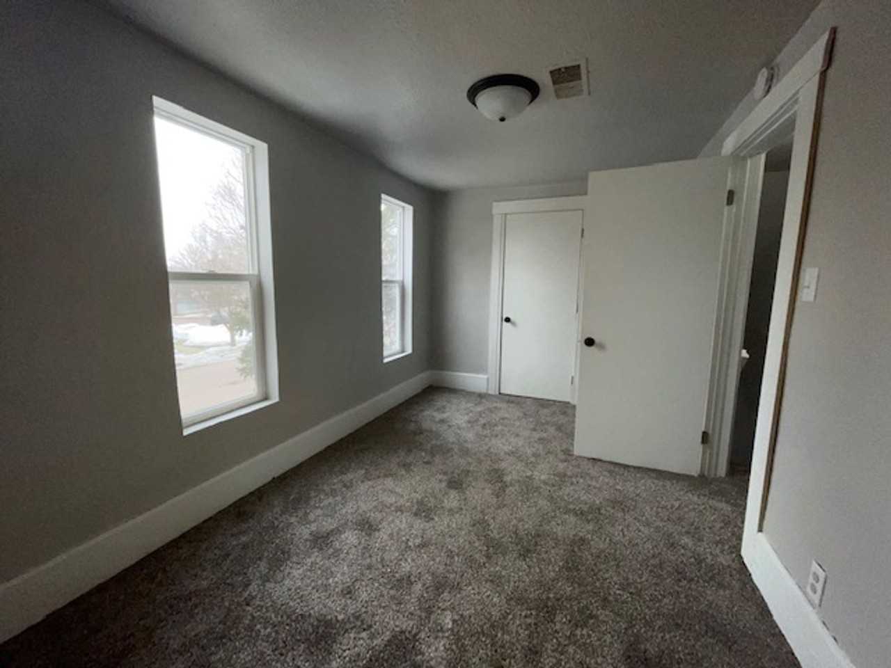 928 N Spring Ave - Photo 6 of 8