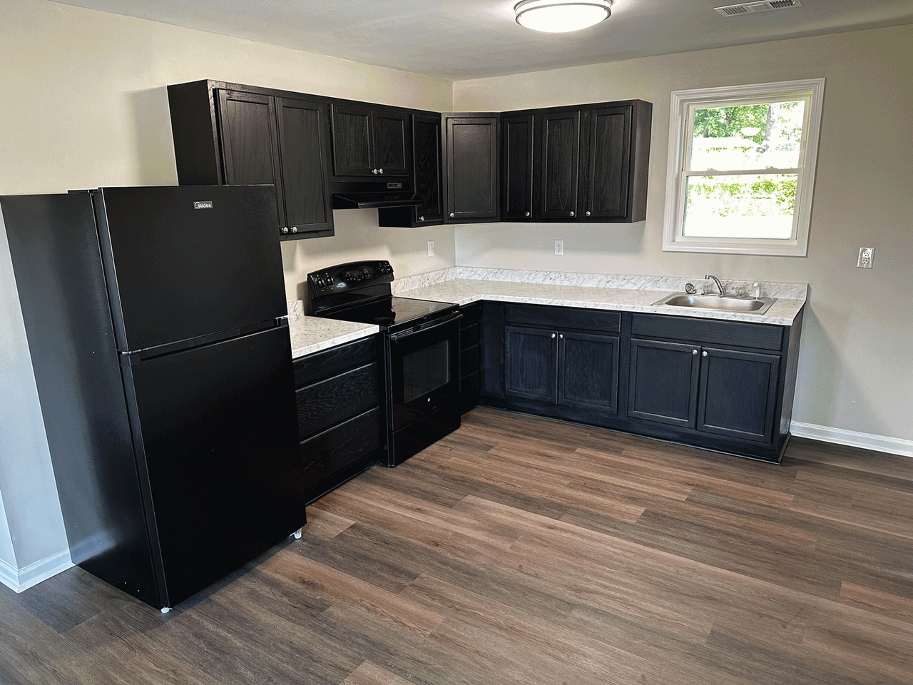 4018 Stillman Blvd - Photo 2 of 14