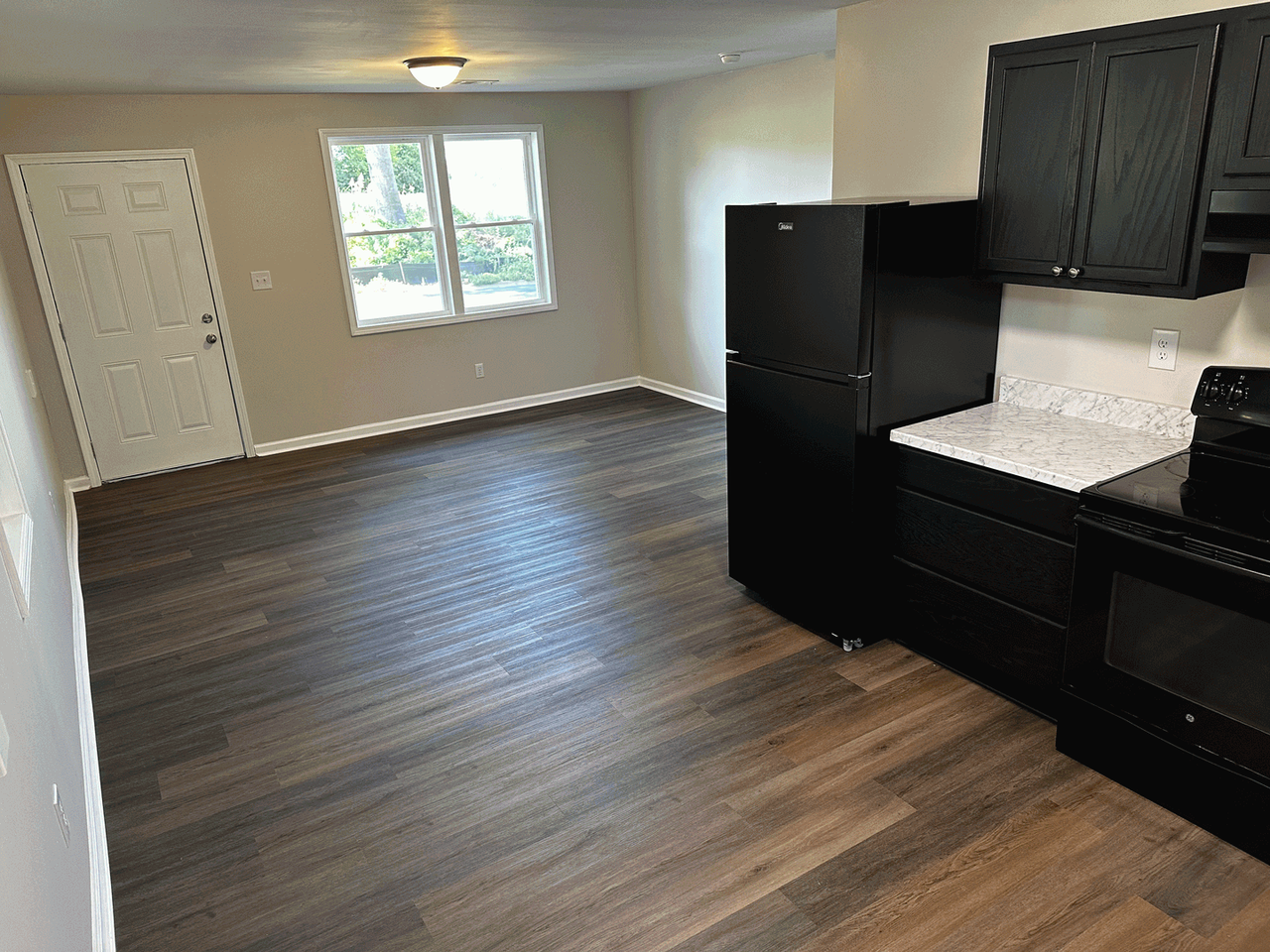 4018 Stillman Blvd - Photo 7 of 14