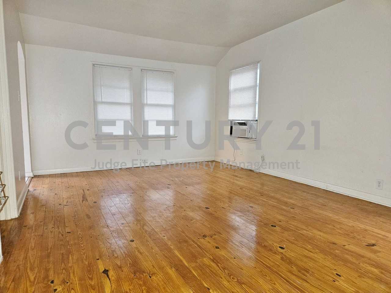 4152 Hyer St - Photo 3 of 11