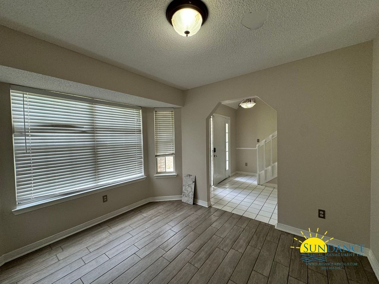 337 Parkwood Pl - Photo 3 of 25