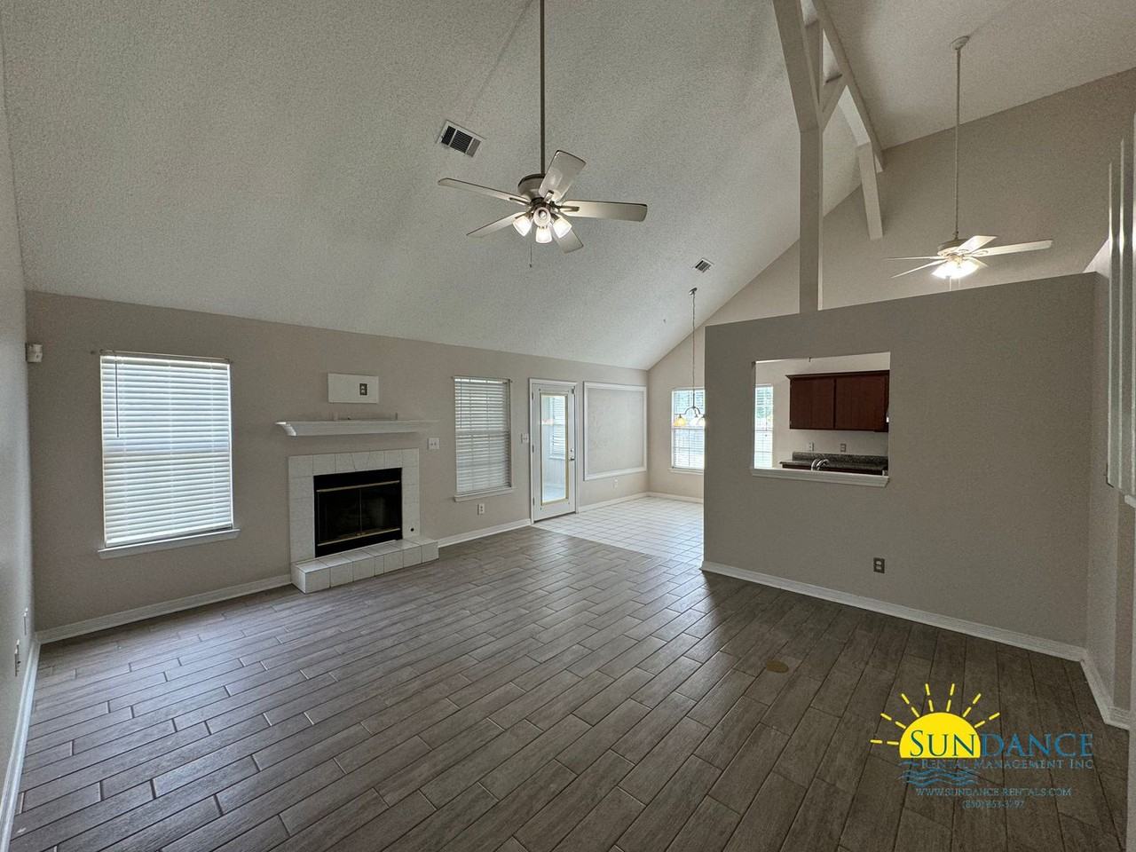 337 Parkwood Pl - Photo 5 of 25