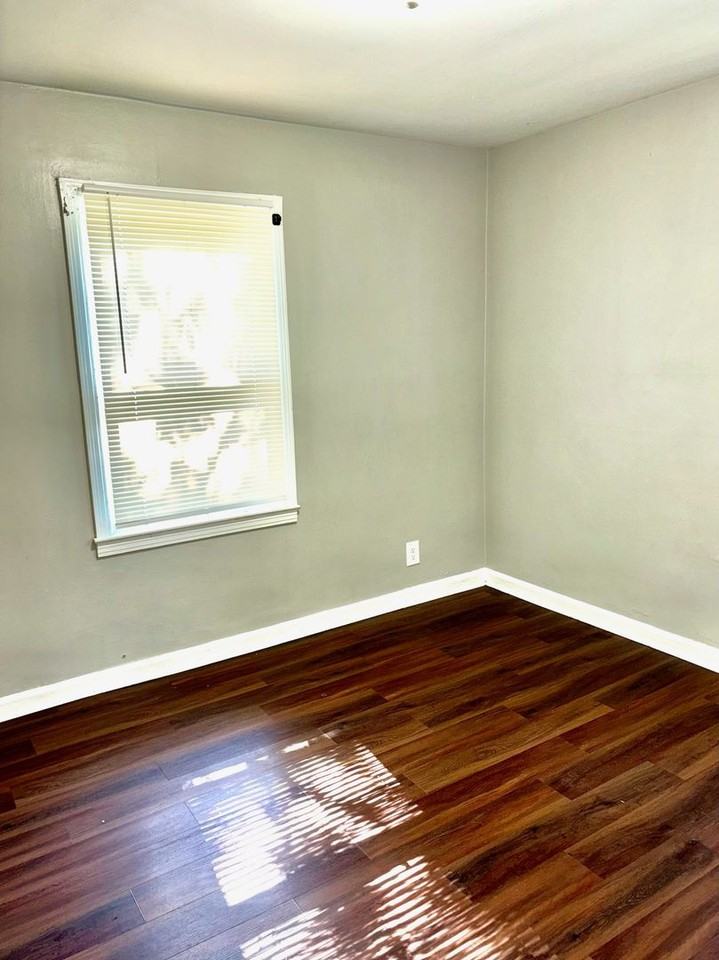3802 Parthenia Ave - Photo 6 of 18