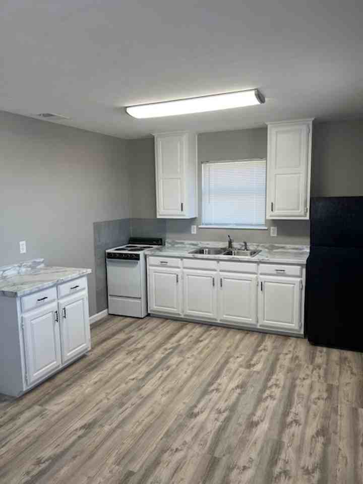 4392 County Road 229 - Photo 4 of 11