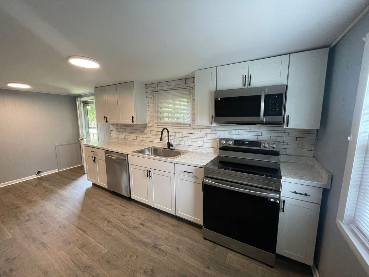 1801 Ridge Ave - Photo 2 of 11