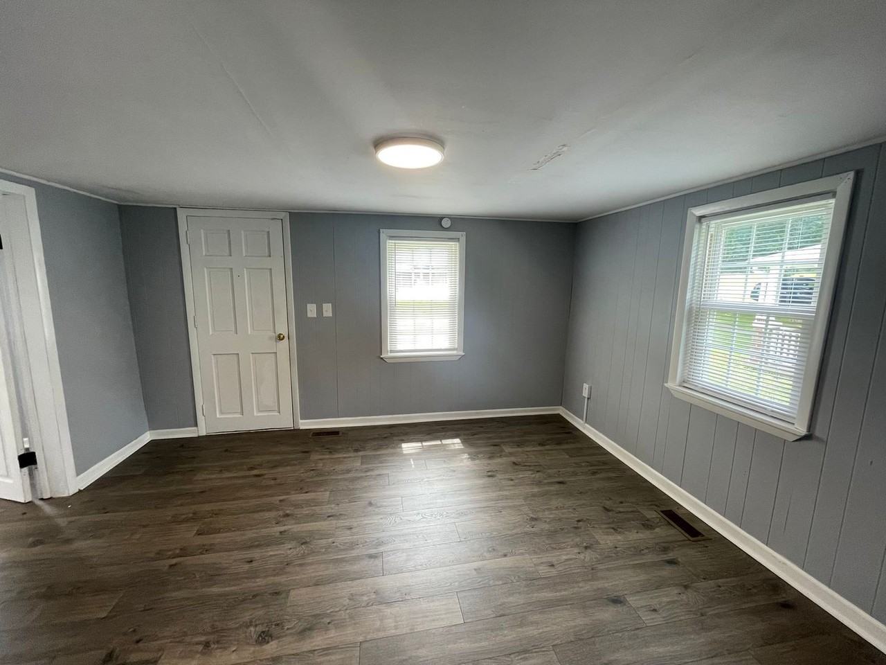 1801 Ridge Ave - Photo 3 of 11