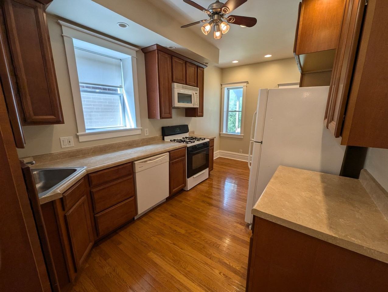 3549 Giles Ave - Photo 2 of 13