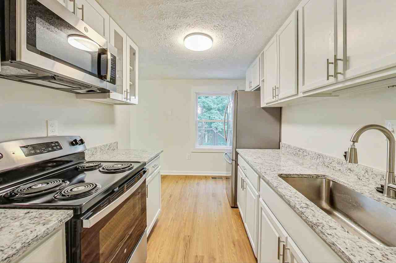 6307 Willow Way - Photo 3 of 33