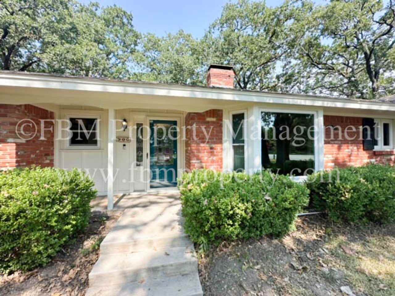 900 Dobbins Rd - Photo 3 of 21