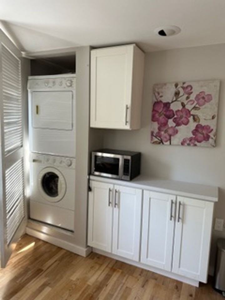 1026 Spruce St - Photo 4 of 18