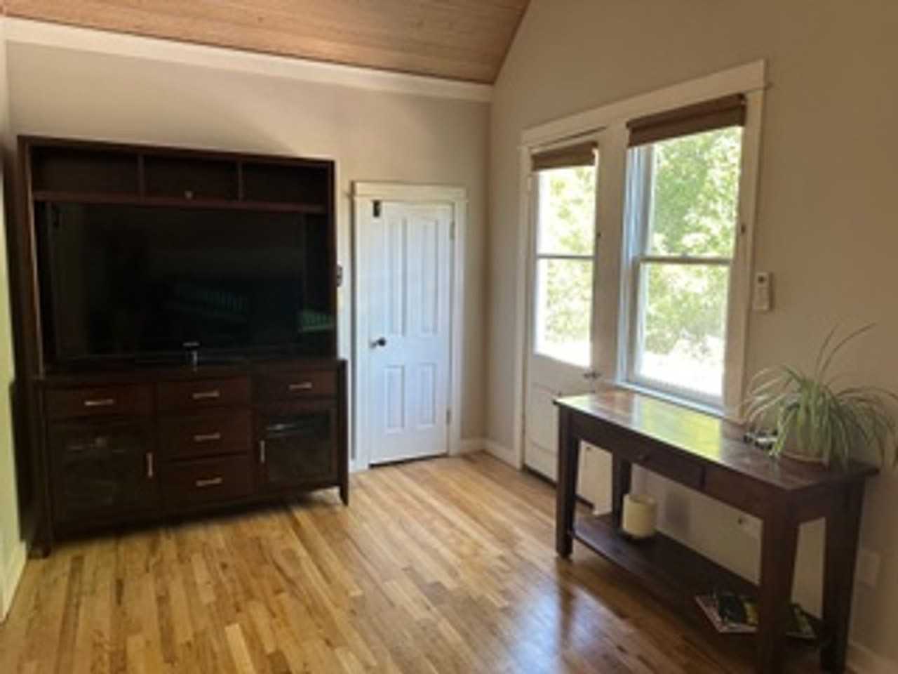 1026 Spruce St - Photo 6 of 18