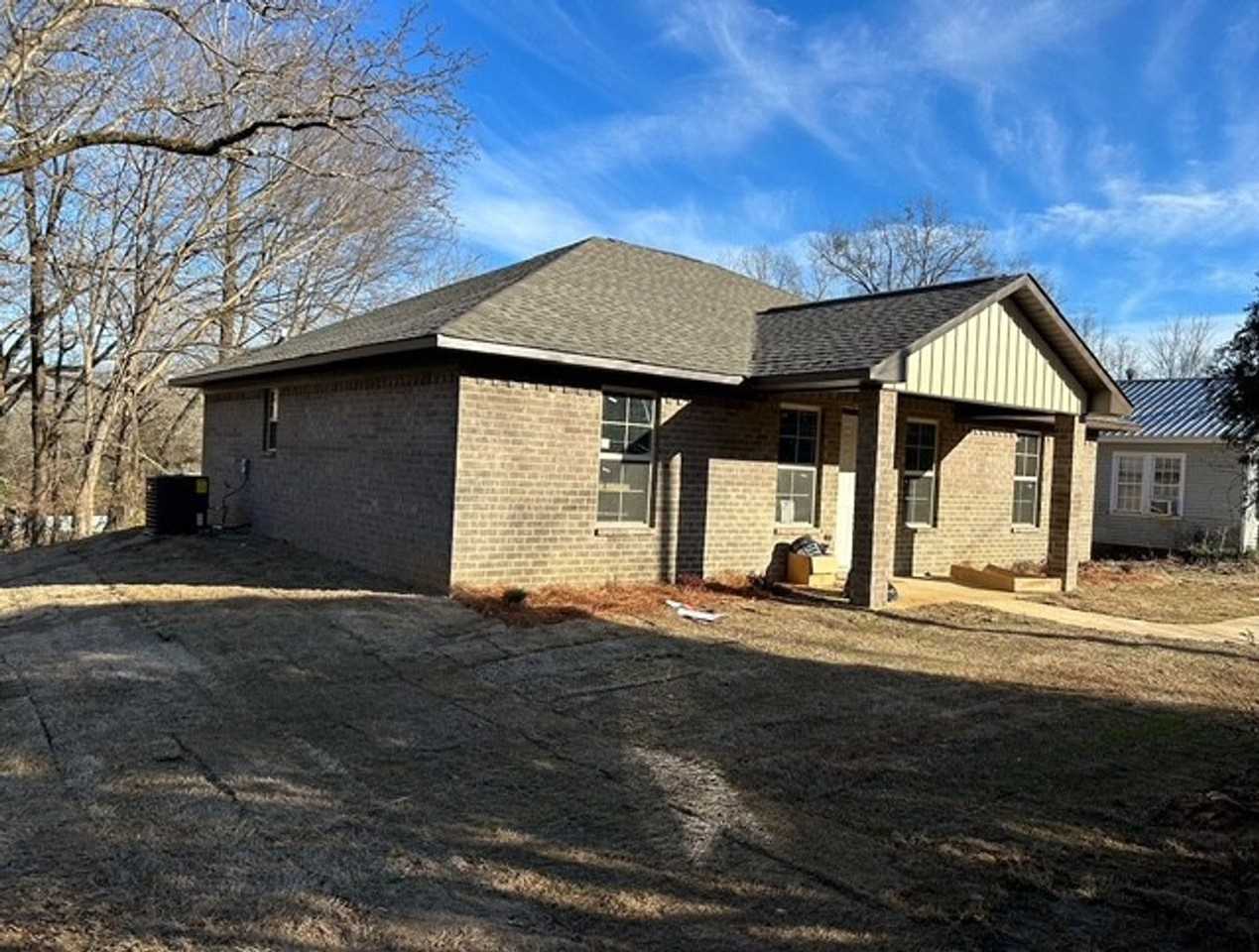 204 Eastcrest Dr - Photo 2 of 9