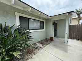 featured image of 812 East Fairway Drive