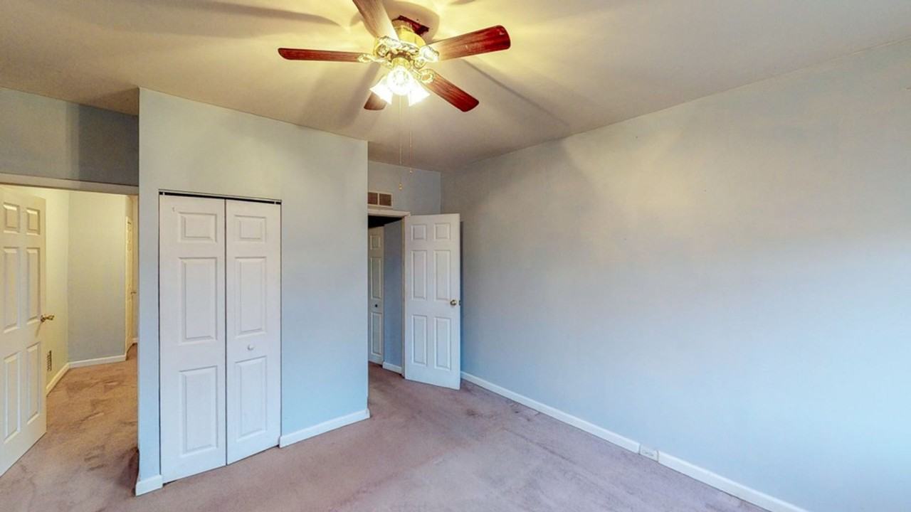 2429 Christian St - Photo 4 of 19