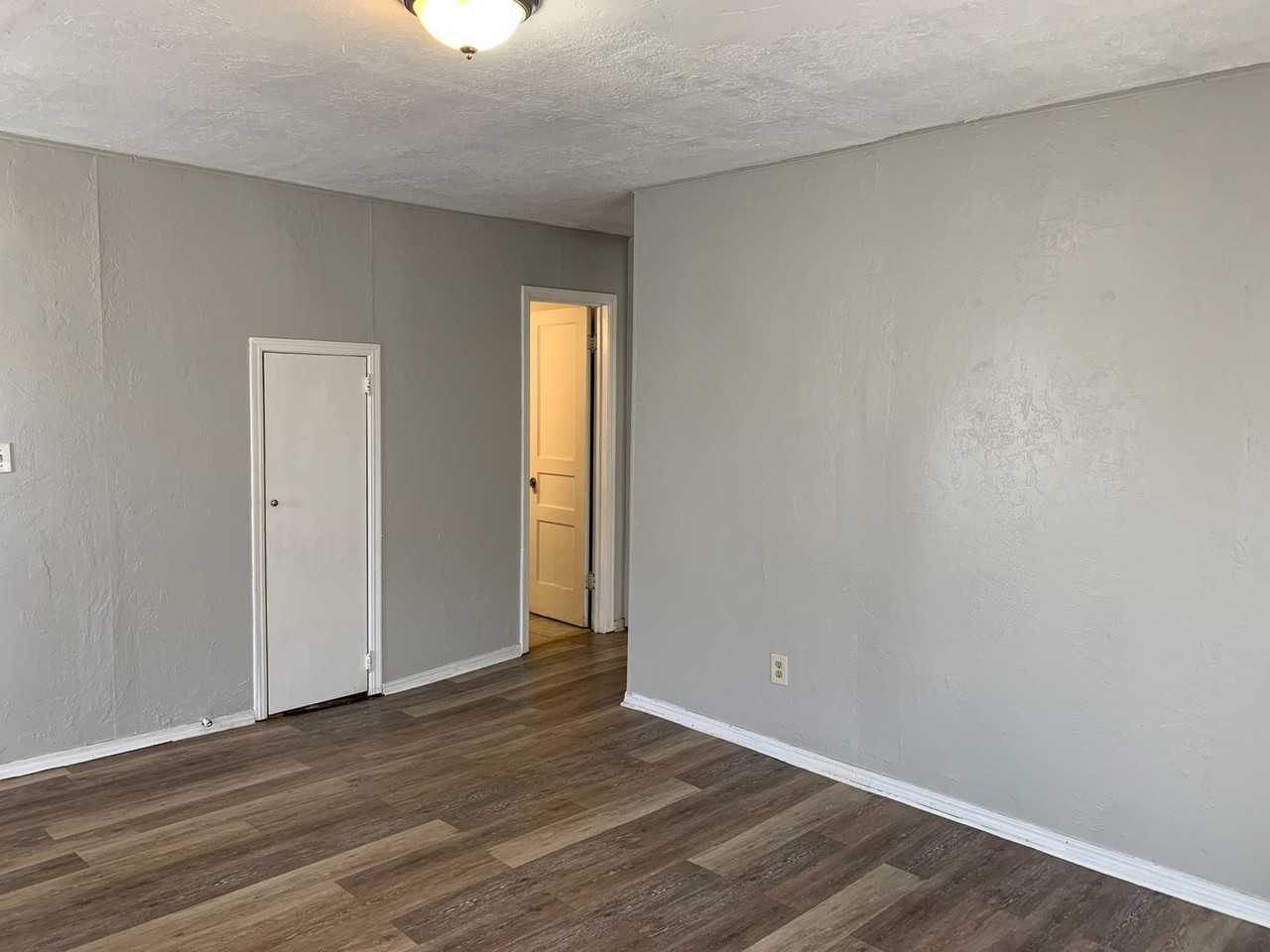 2937 Nw 45th St - Photo 2 of 12