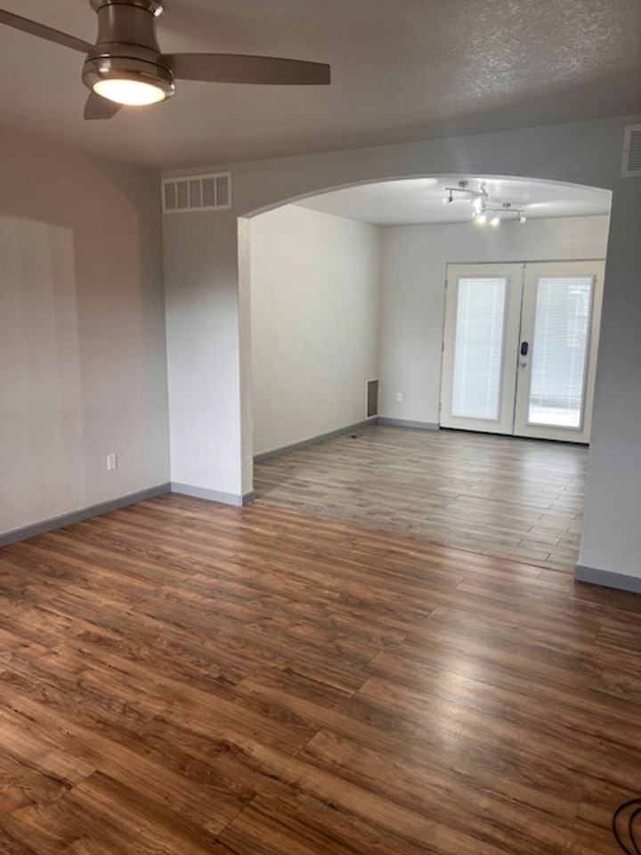 2772 Rose Hill St - Photo 3 of 25