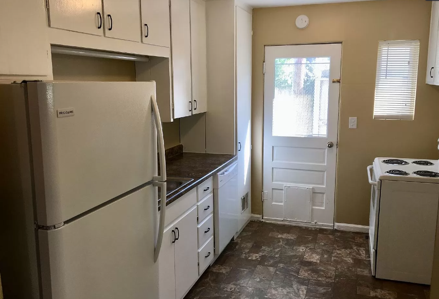 3427 Osie - Photo 2 of 6