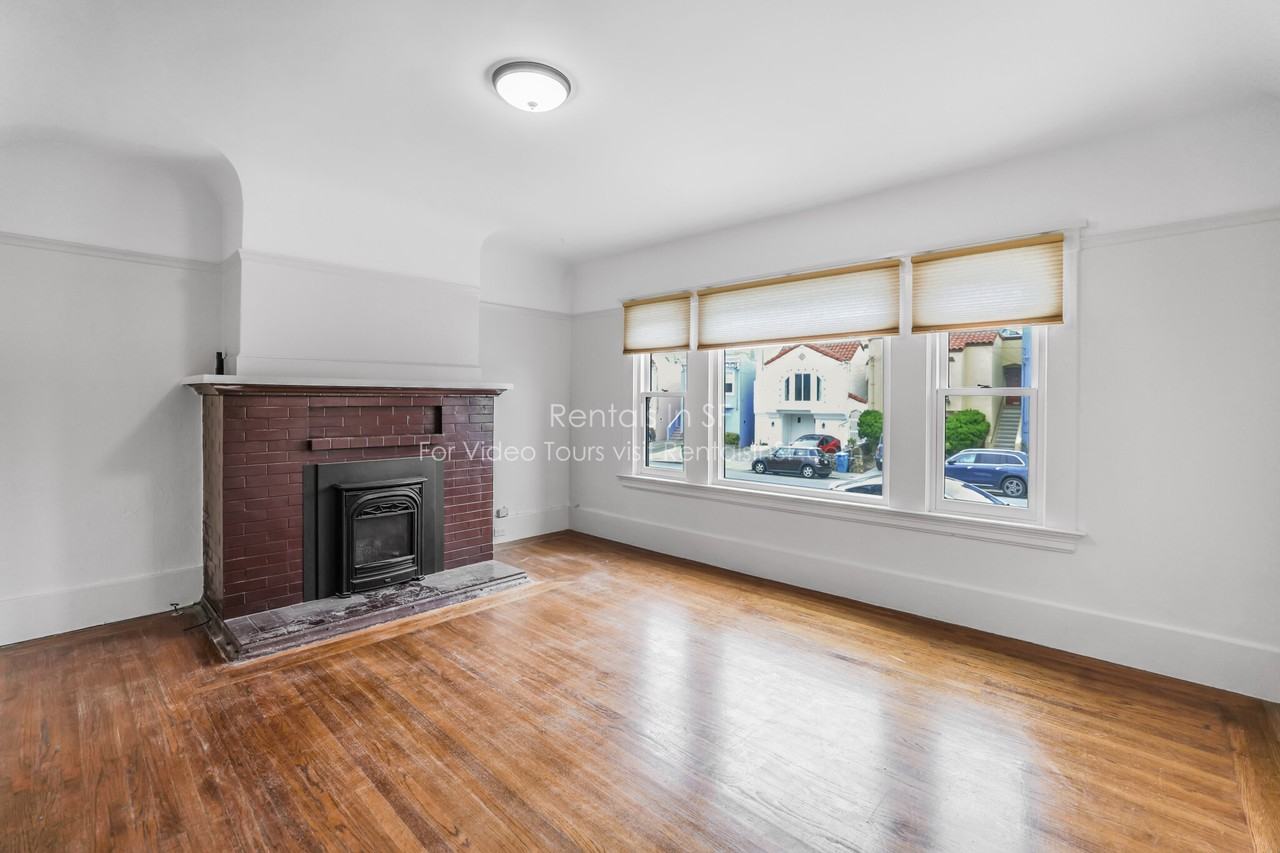 1383 44th Ave #A - Photo 4 of 10