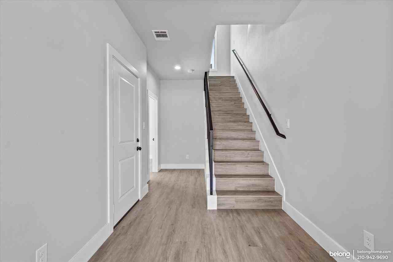 810 Iowa St #102 - Photo 5 of 28