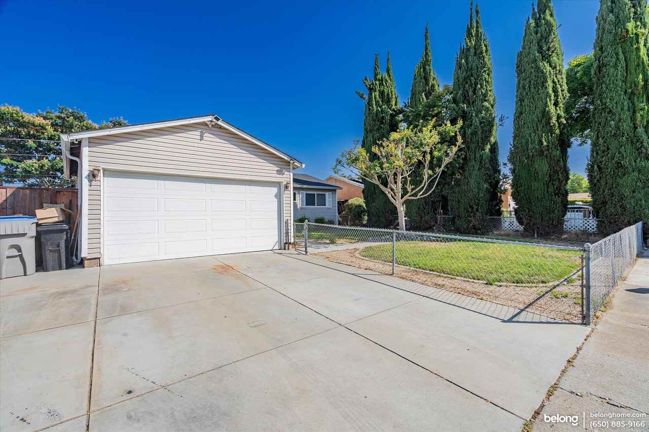 3005 Little Wood Ln - Photo 2 of 17