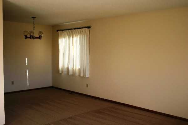 Pleasantview Apartments - Photo 3 of 11