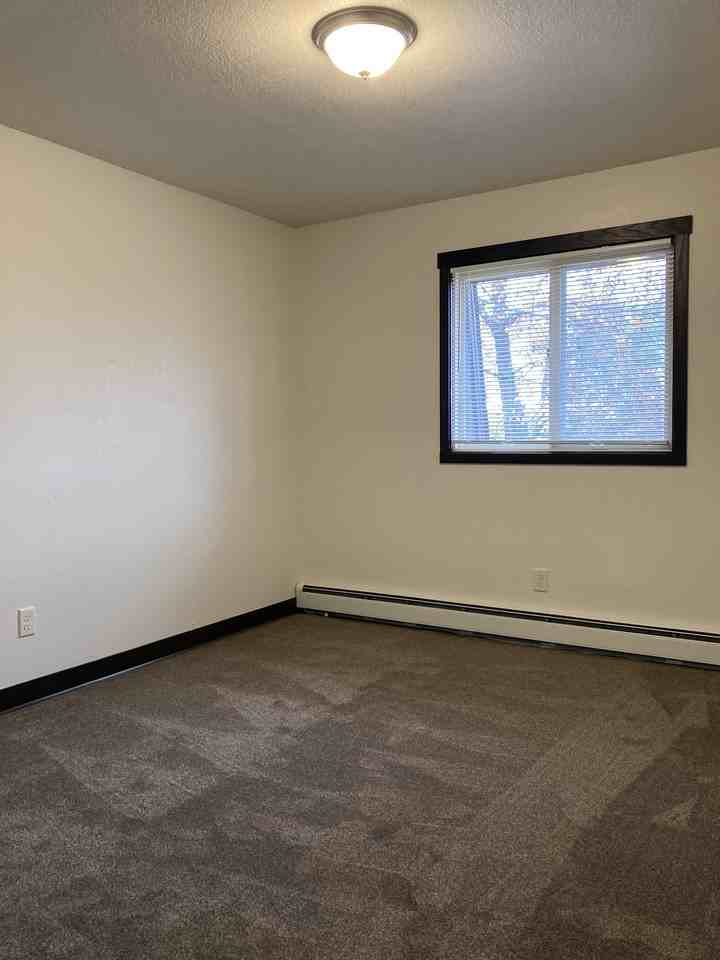 Ell-Mar Apartments - Photo 5 of 12