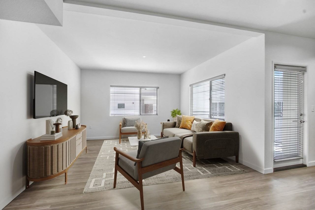 Citron Apartments - Photo 2 of 35