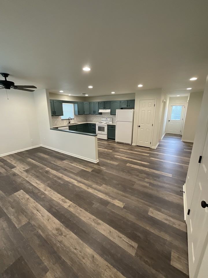 947 Nichols Rd #947 - Photo 3 of 16