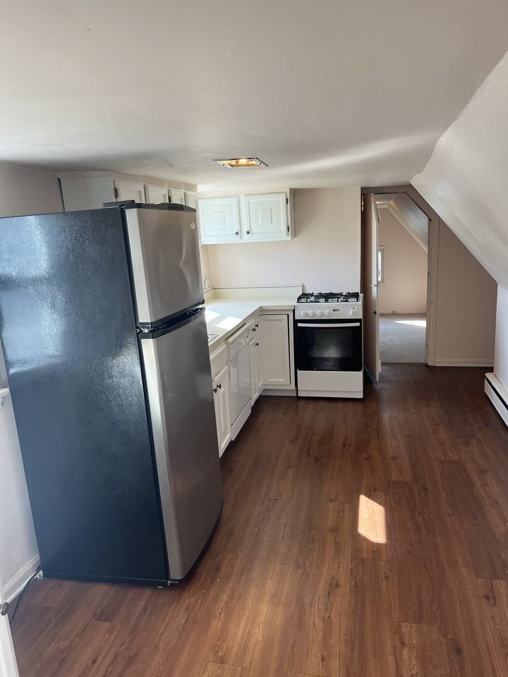 116 Summit Ave - Photo 4 of 11