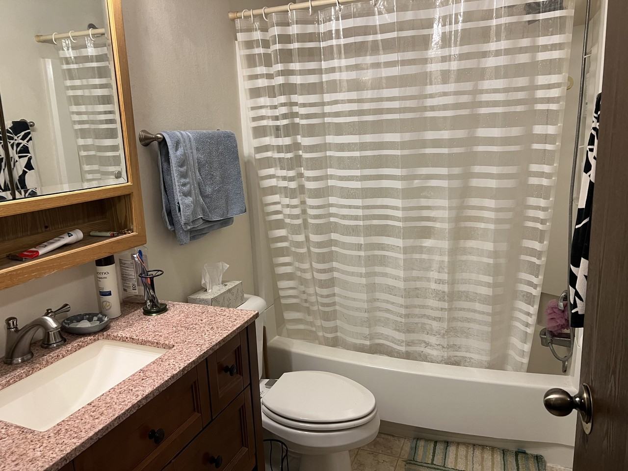 906 Coulee Rd #204 - Photo 2 of 4