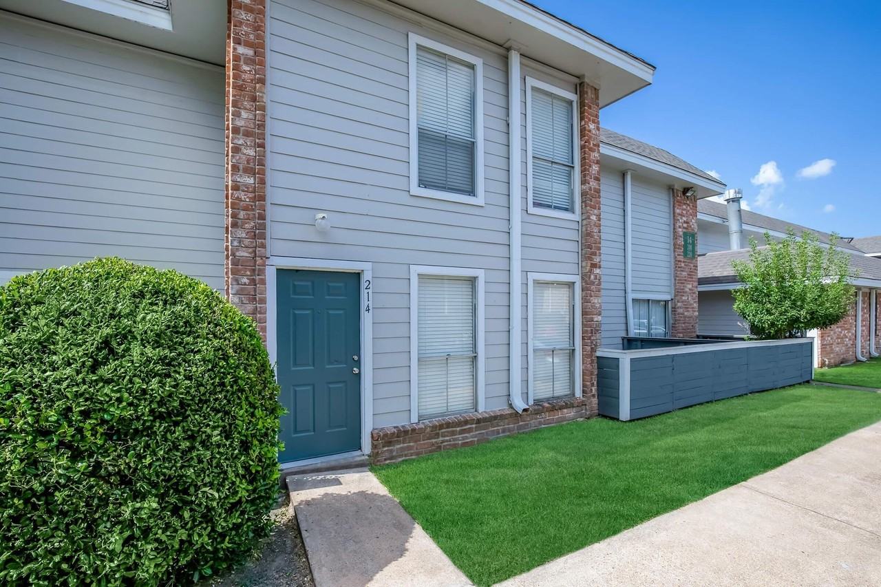 1251 Wilcrest Dr #A1X1 - Photo 3 of 14