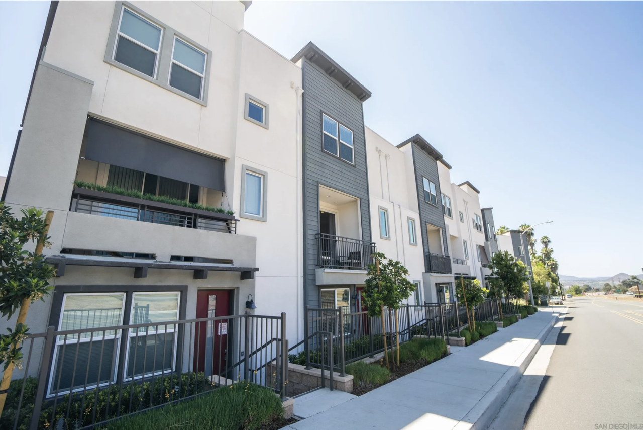 2516 S Escondido Blvd #104 - Photo 2 of 23