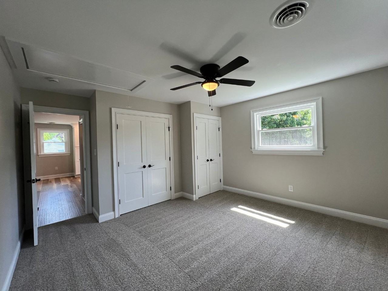 327 Garden Ave #B - Photo 2 of 15