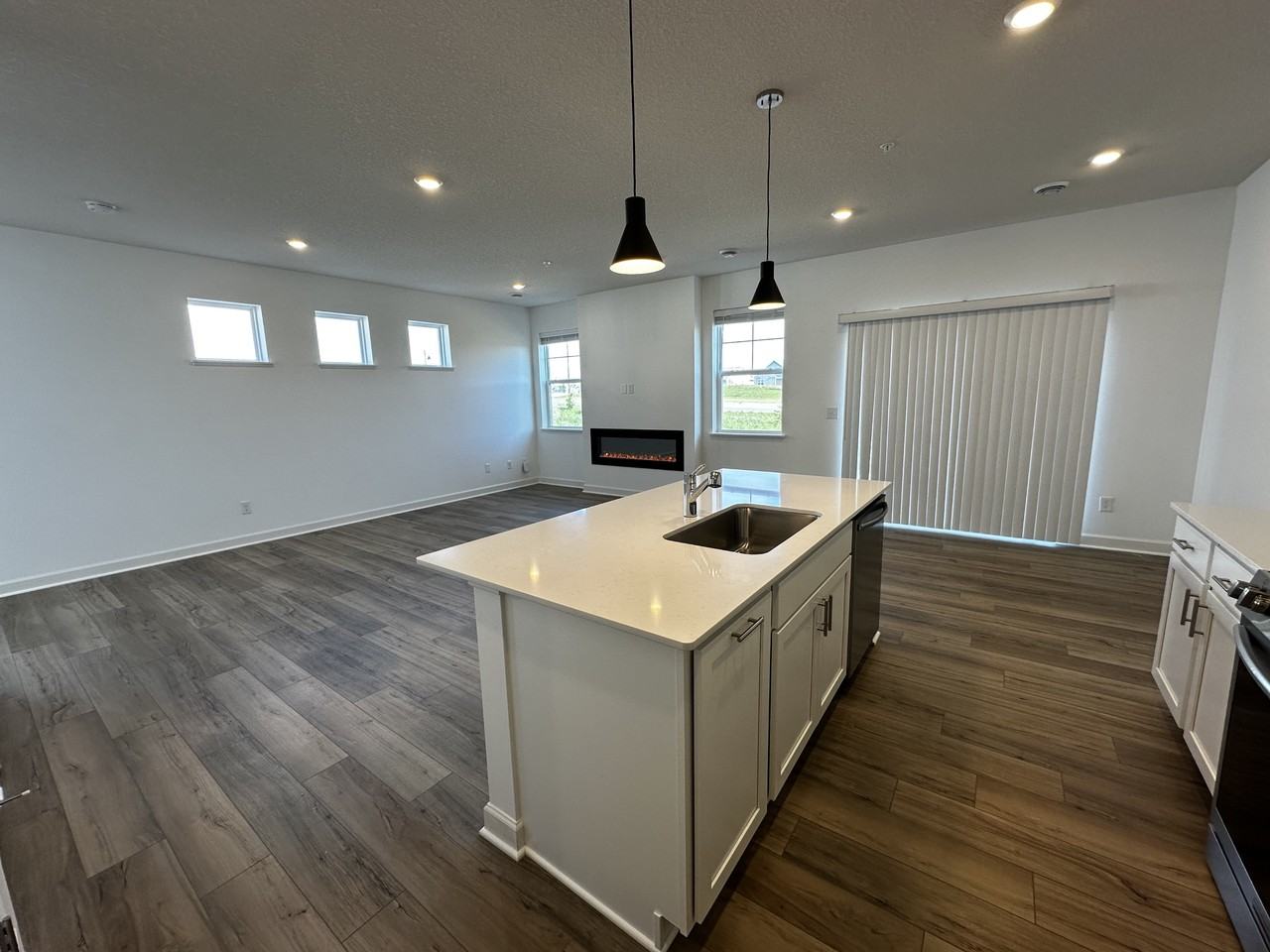 1923 Prospect Ln #1923 - Photo 4 of 20